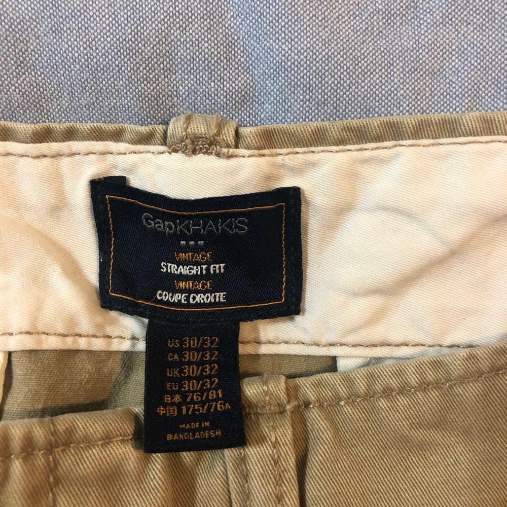 Gap straight fit khakis 30x32